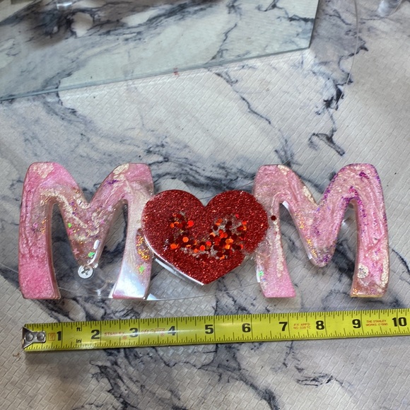 “MOM”Standing Epoxy Phrase! Beautiful! Premium Grade Materials & Glass Glitter❤️ - Picture 8 of 13